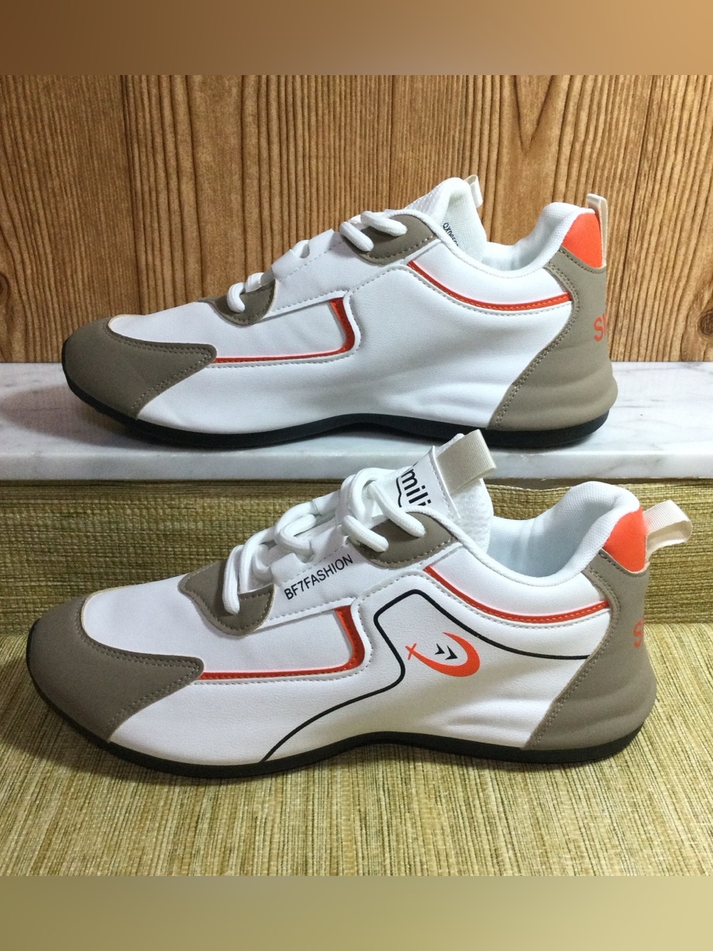 NWT Mens Smilin Golf/ Casual sneaker White with Orange/Gray Accents size 9.5